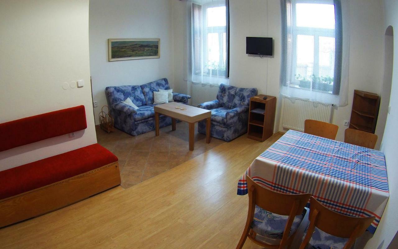 Apartman Nove Hrady ภายนอก รูปภาพ