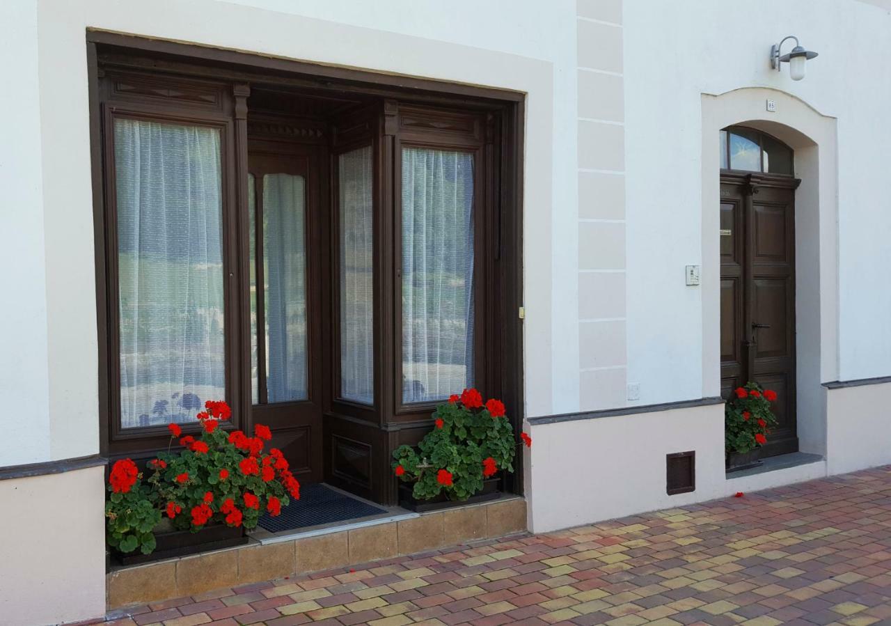 Apartman Nove Hrady ภายนอก รูปภาพ
